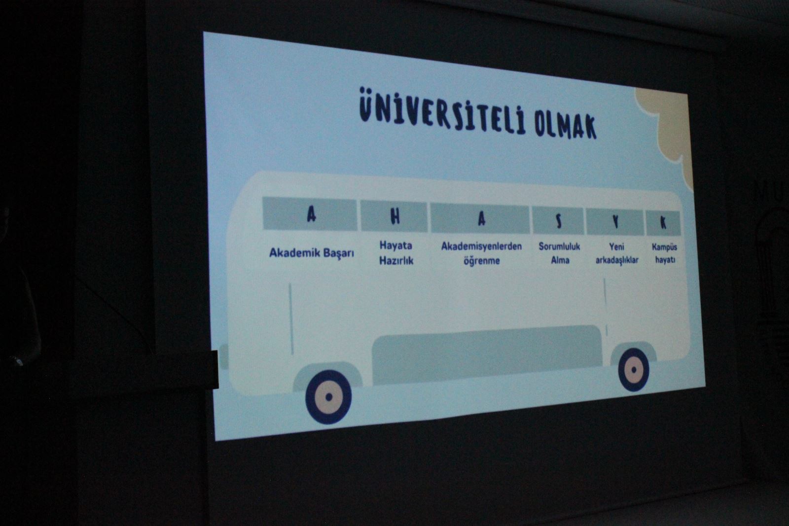 Üniversiteli olmak ile ilgili slayt gösterisi